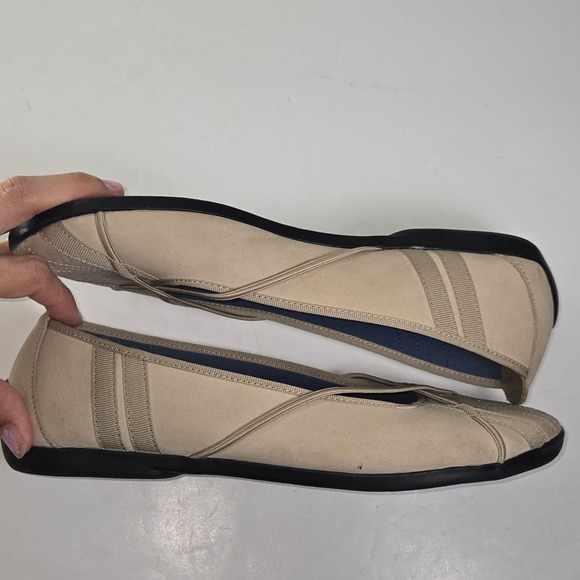 Clarks Women Beige Leather Ballet Flats Comfort Slip On Shoes size 10M - Picture 4 of 11